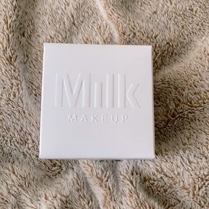 Milk Makeup Blur+Set Matte Loose Light Powder